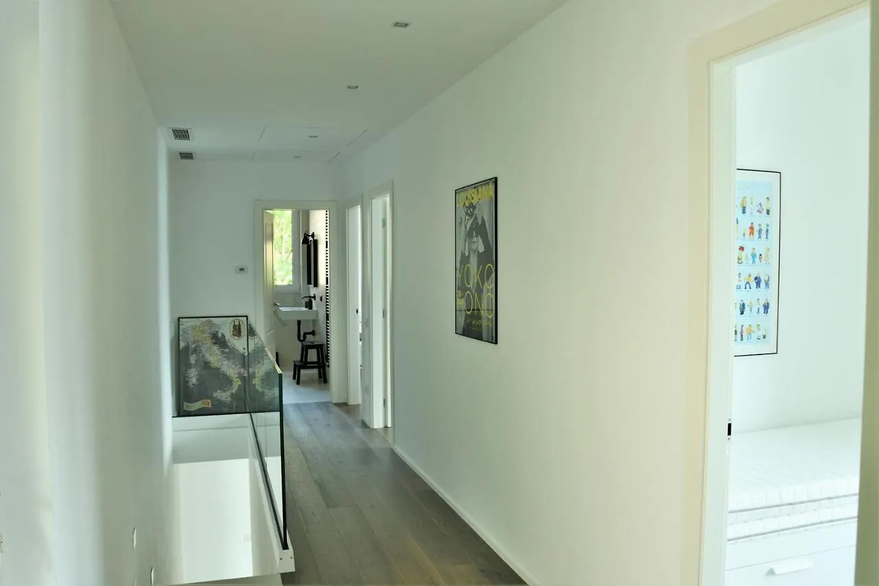 Villa Regina Carate Urio 0*,  Italy