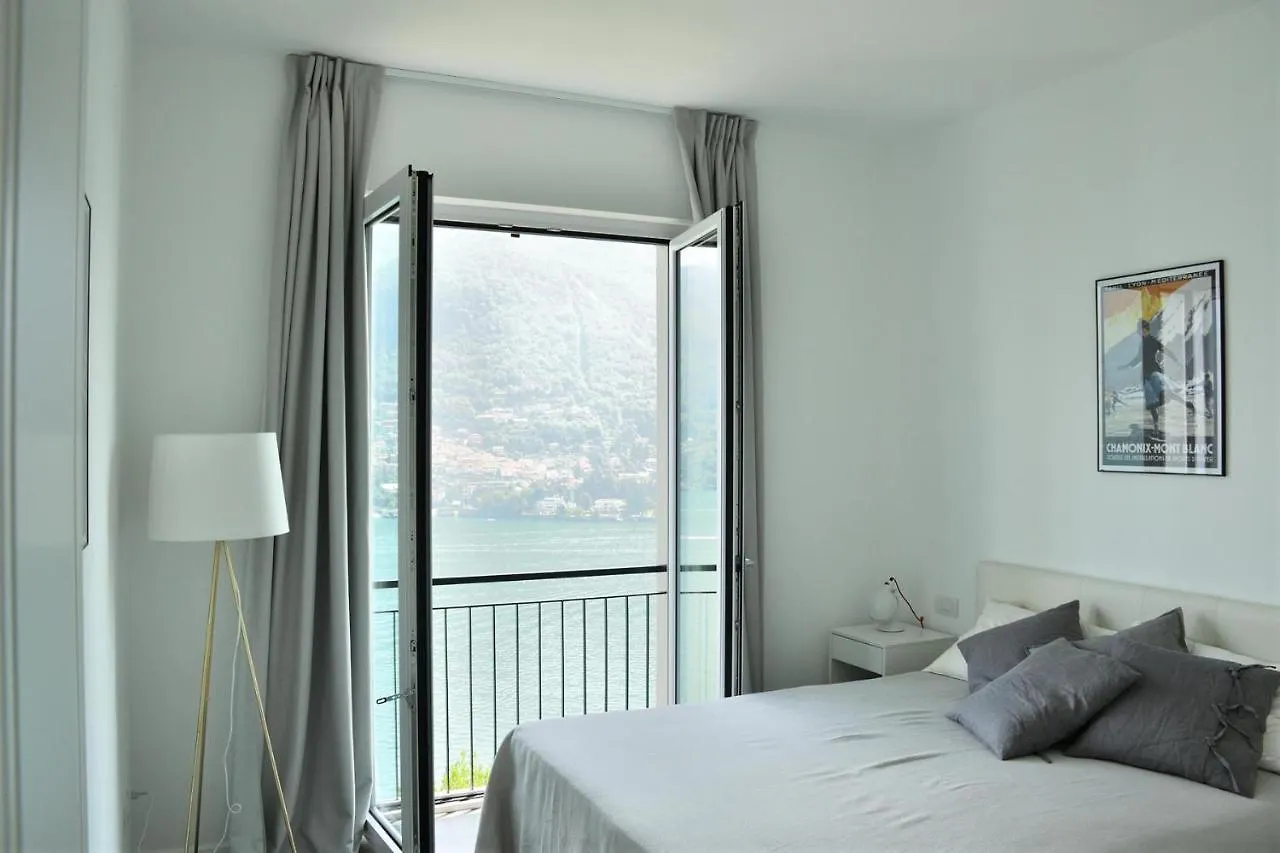 Villa Regina Carate Urio 0*,  Italy